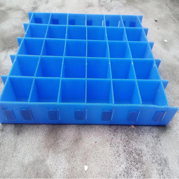 云南格挡中空板